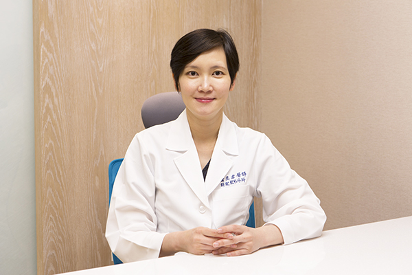 專業隆乳醫師-蕭奕君 蕭奕君小檔案: 台大醫學系畢、曾任台大醫院及基隆市立醫院整形外科主治醫師、
中國民國整形外專科醫師、台灣美容外科專科醫師